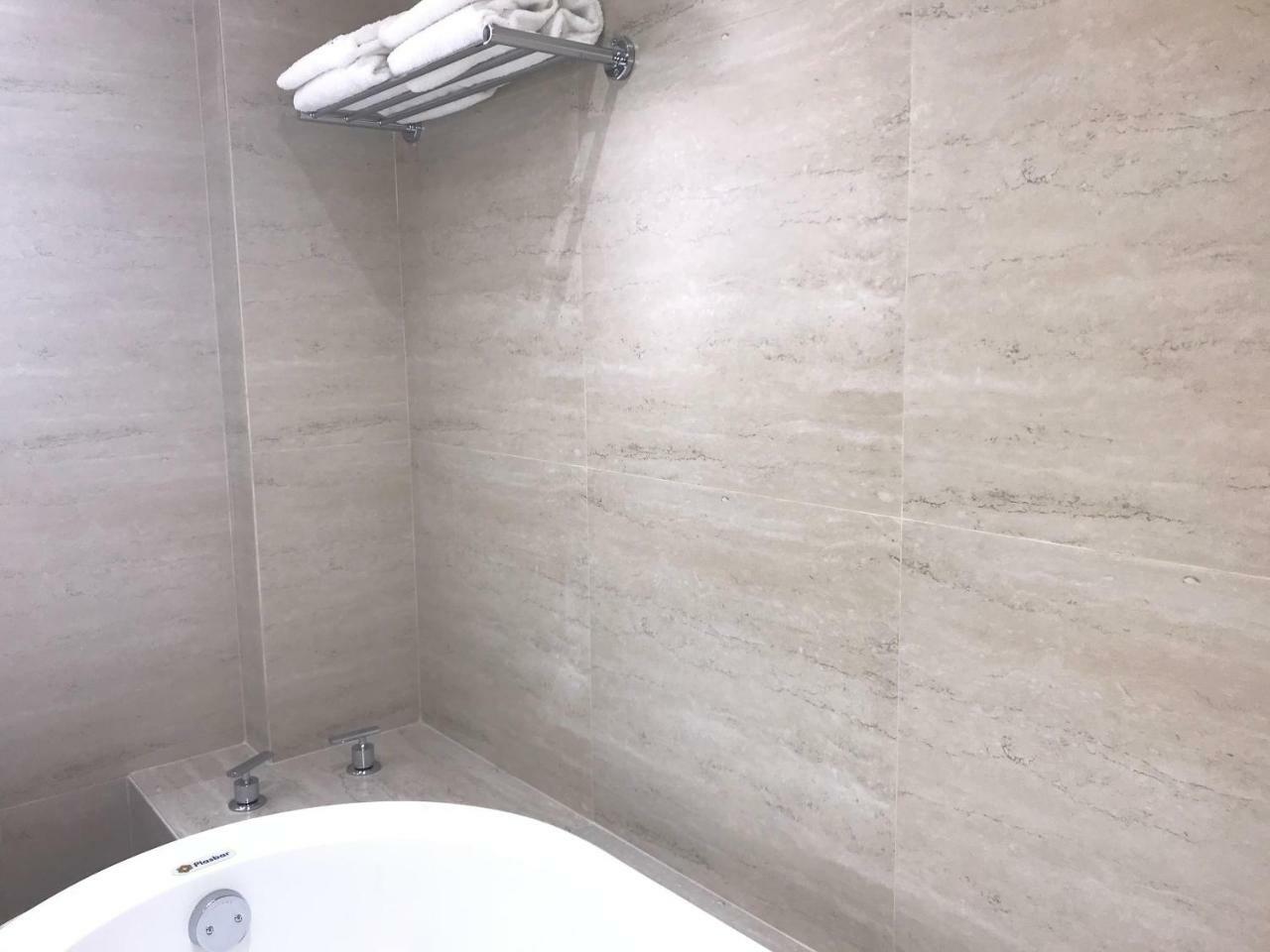MC Suites Città del Messico Esterno foto Bathroom in a hotel